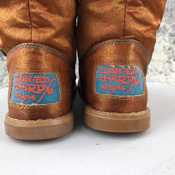 ED HARDY Women's 5 Kiss of Death Geisha Girl Satin Tan Lined Pull On Boots - Picture 4 of 13